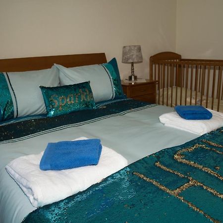 Zizis Place Санта Крус Екстериор снимка